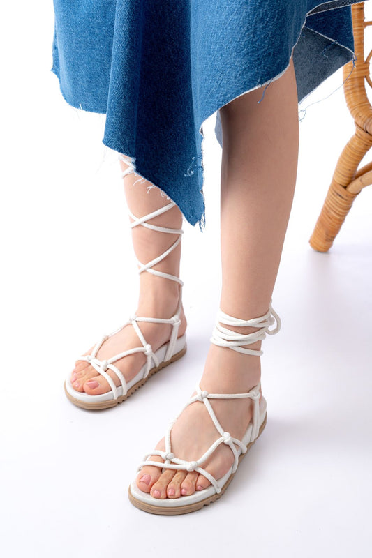 1001-1001 Beyaz Bilekten Bağcıklı Kadın Sandalet