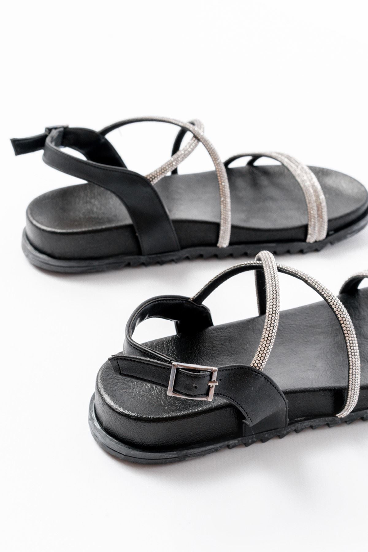1001-1105 Siyah Gümüş Taşlı Günlük Kadın Sandalet