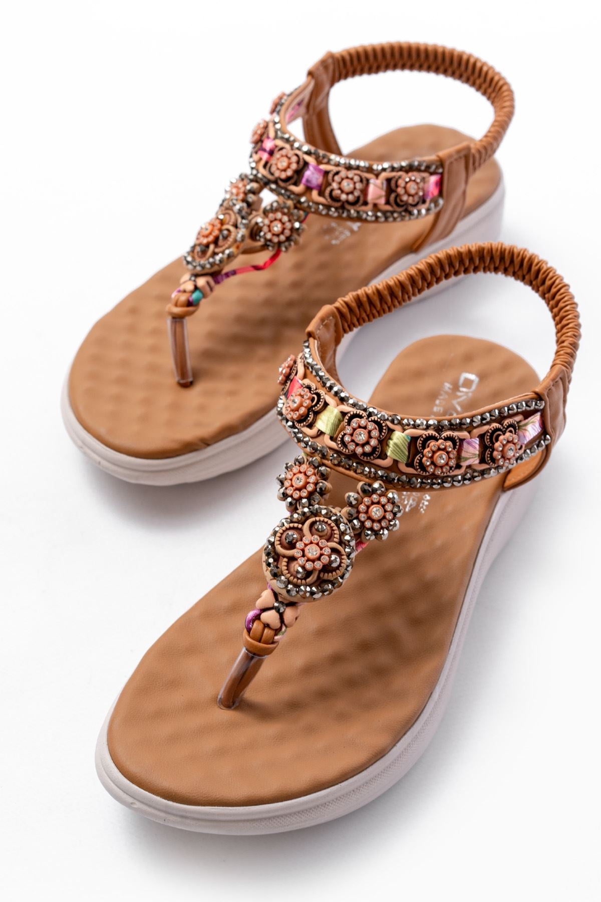 DM-609 Taba Taşlı Arka Lastikli Parmak Arası Kadın Sandalet