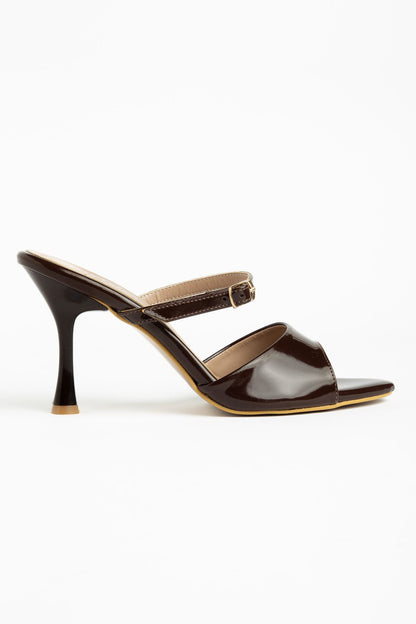 G-357 Kahve Rugan Tokalı Yuvarlak 10,5 Cm Topuklu Kadın Sandalet